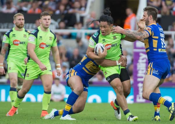 Taulima Tautai takes the ball up at Magic Weekend