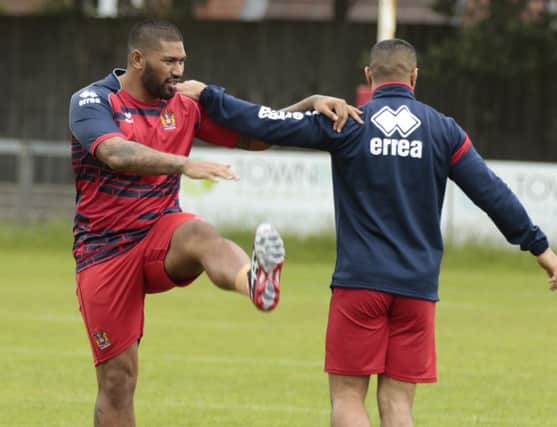 Frank-Paul Nuuausala in training with Willie Isa