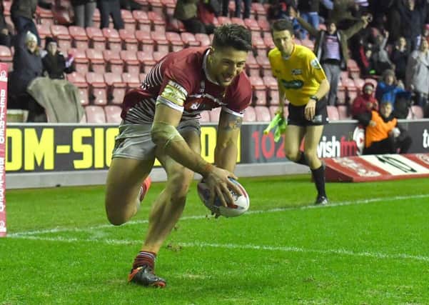 Anthony Gelling crosses for the match-sealing try against Leigh, but it was George Williams (inset)
who was the star of the show according to Jon Lyon