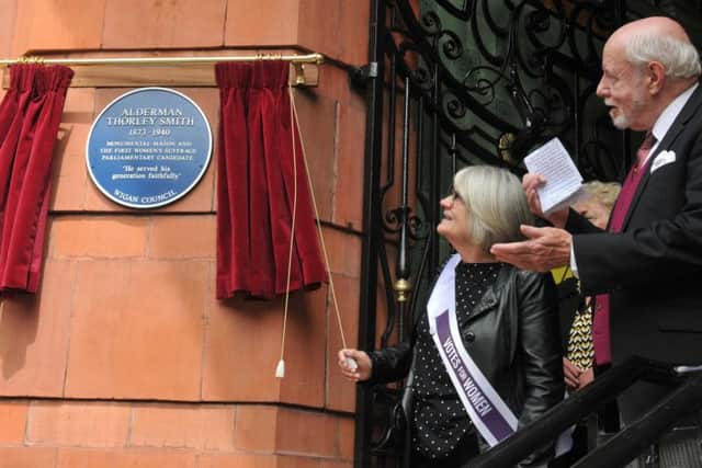 The unveiling of the blue plaque celebrating Alderman Thorley Smith